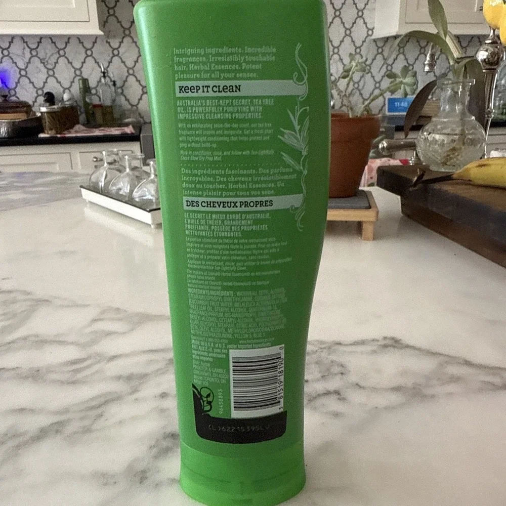 HERBAL ESSENCES CLAIROL TEA LIGHTFULLY CLEAN REFRESHING CONDITIONER 10.1 oz